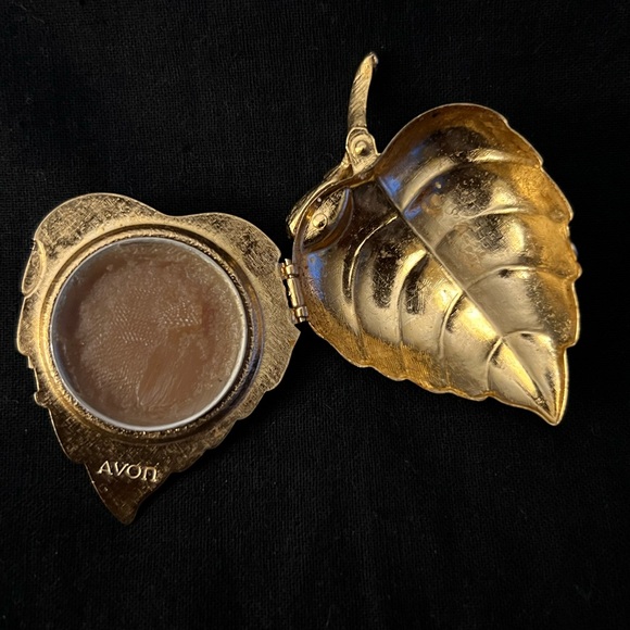 Vintage Avon Perfume Locket - Picture 9 of 10